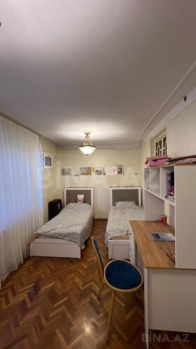 Продаётся 4-комн. вторичка 75 м², Ясамальский р., photo 9 from 16