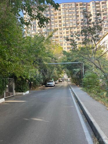 Satılır 3 otaqlı köhnə tikili 85 m², Yasamal r., photo 1 from 16