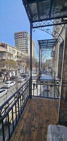 Продаётся 3-комн. вторичка 75 м², м. 28 мая, photo 1 from 14