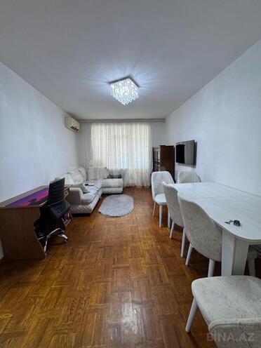 Продаётся 2-комн. вторичка 65 м², м. Иншаатчылар, photo 1 from 7