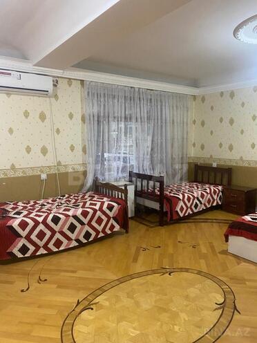 İcarəyə verilir 3 otaqlı köhnə tikili 140 m², Azadlıq Prospekti m., photo 1 from 7