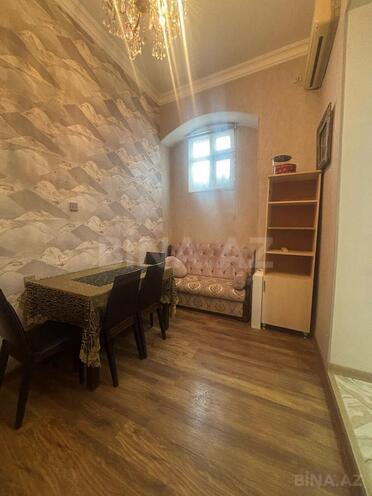 İcarəyə verilir 3 otaqlı köhnə tikili 80 m², Sahil m., photo 1 from 14