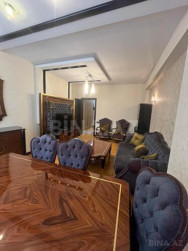 Сдаётся 2-комн. новостройка 98 м², м. Низами, photo 1 from 13