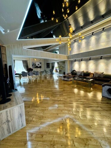 Продаётся 4-комн. новостройка 240 м², м. 8 ноября, photo 1 from 28