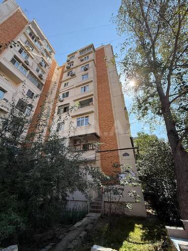 Продаётся 3-комн. вторичка 80 м², Бинагадинский р., photo 1 from 20