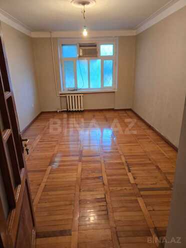 Satılır 3 otaqlı köhnə tikili 60 m², Neftçilər m., photo 1 from 15