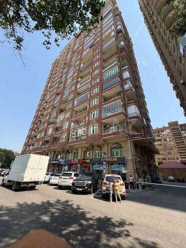 Сдаётся 4-комн. новостройка 155 м², Насиминский  р., photo 1 from 16