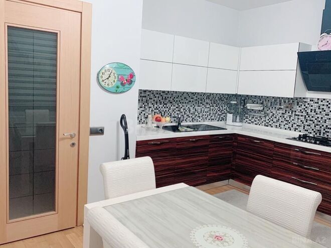 Сдаётся 2-комн. новостройка 105 м², м. 8 ноября, photo 6 from 13