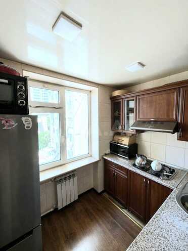 Продаётся 3-комн. вторичка 80 м², м. Элмляр Академиясы, photo 10 from 13