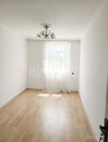 Satılır 2 otaqlı köhnə tikili 55 m², Elmlər Akademiyası m., photo 1 from 13