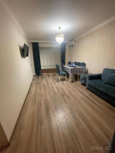 Сдаётся 1-комн. вторичка 40 м², м. Нефтчиляр, photo 1 from 10