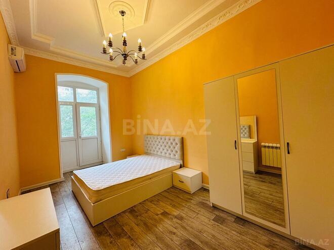 Продаётся 4-комн. вторичка 125 м², м. Низами, photo 14 from 22
