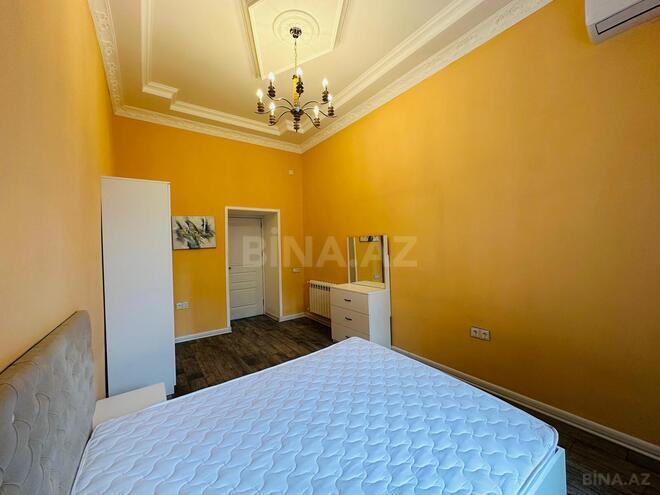 Продаётся 4-комн. вторичка 125 м², м. Низами, photo 15 from 22