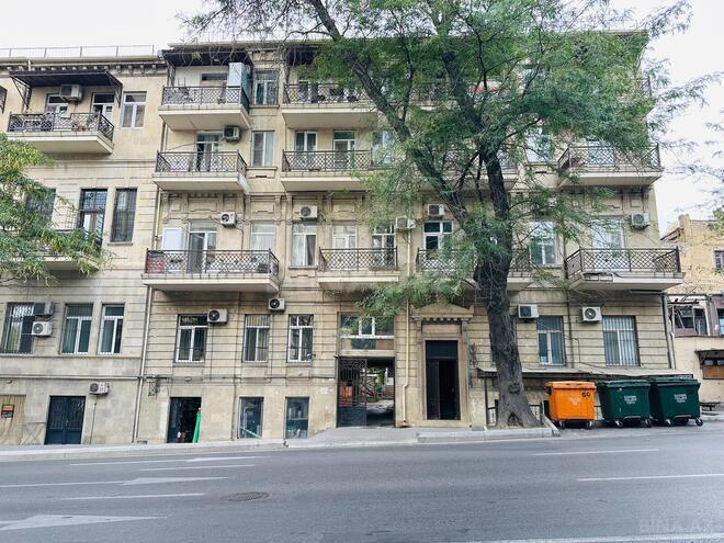 Продаётся 4-комн. вторичка 125 м², м. Низами, photo 4 from 22