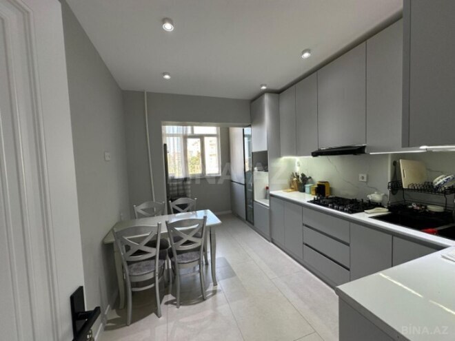 Продаётся 2-комн. вторичка 65 м², м. Ази Асланов, photo 1 from 10