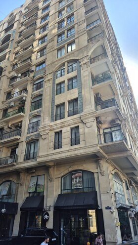 Satılır 5 otaqlı yeni tikili 336 m², Sahil m., photo 1 from 12