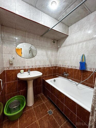 Продаётся 3-комн. вторичка 95 м², м. Иншаатчылар, photo 13 from 26