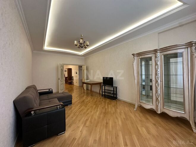 Сдаётся 3-комн. новостройка 130 м², м. Иншаатчылар, photo 9 from 31