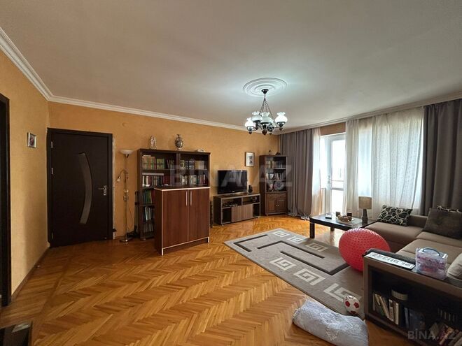 Продаётся 3-комн. вторичка 90 м², м. 8 ноября, photo 1 from 19