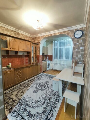 Сдаётся 4-комн. вторичка 100 м², photo 1 from 16
