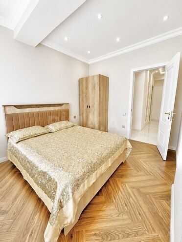 Продаётся 3-комн. новостройка 106 м², м. Кара Караев, photo 8 from 18