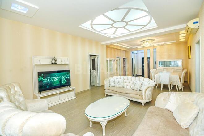 Satılır 4 otaqlı yeni tikili 176 m², Sahil m., photo 3 from 32