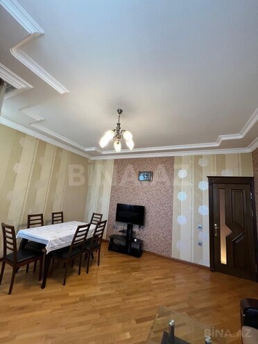 Сдаётся 3-комн. новостройка 120 м², м. Низами, photo 3 from 10