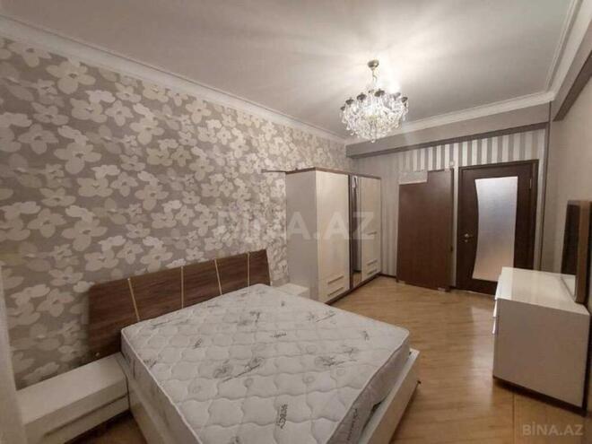 Сдаётся 3-комн. новостройка 135 м², м. Низами, photo 7 from 10