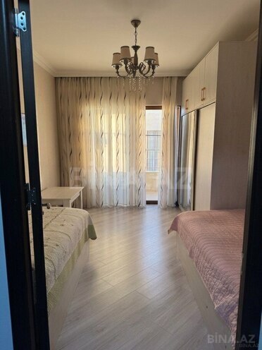 Продаётся 4-комн. вторичка 100 м², Хатаинский р., photo 8 from 13