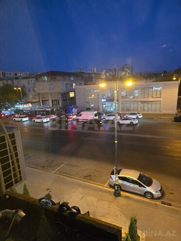 Satılır 3 otaqlı köhnə tikili 65 m², Gənclik m., photo 1 from 12