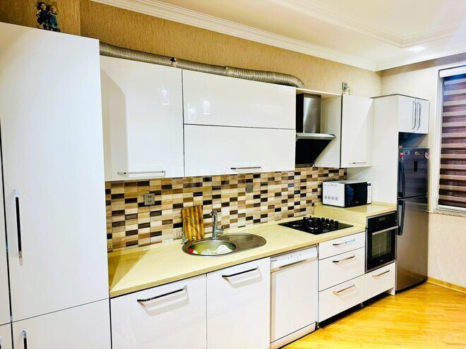 Сдаётся 3-комн. новостройка 110 м², м. 20 января, photo 4 from 16