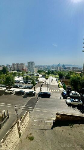 Satılır 3 otaqlı köhnə tikili 75 m², Elmlər Akademiyası m., photo 1 from 8