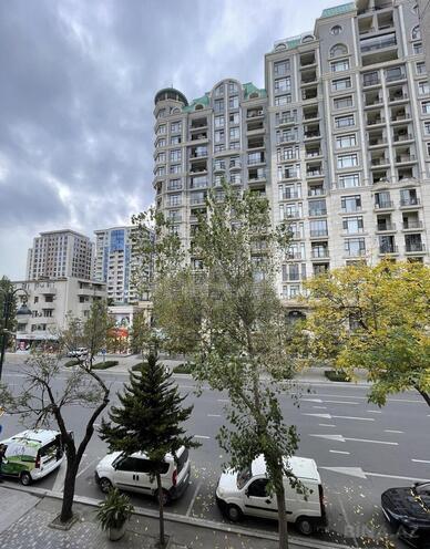 Satılır 3 otaqlı köhnə tikili 70 m², Nəsimi r., photo 1 from 13