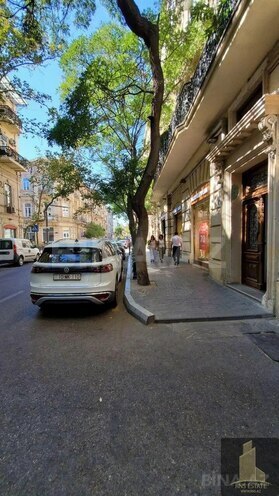 Satılır 2 otaqlı köhnə tikili 55 m², Sahil m., photo 4 from 30