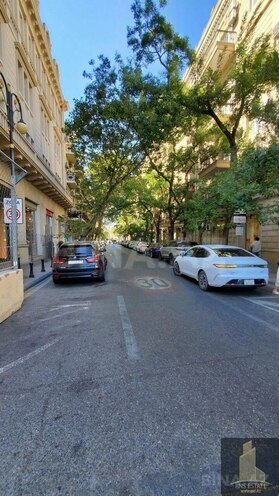 Satılır 2 otaqlı köhnə tikili 55 m², Sahil m., photo 6 from 30