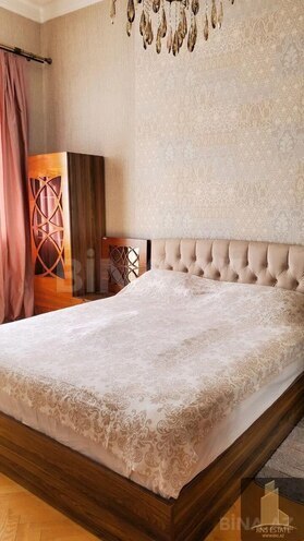 Satılır 2 otaqlı köhnə tikili 55 m², Sahil m., photo 14 from 30