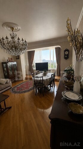 Продаётся 3-комн. вторичка 75 м², м. Элмляр Академиясы, photo 1 from 8