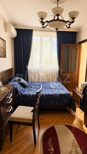 Продаётся 3-комн. вторичка 75 м², м. Элмляр Академиясы, photo 3 from 8