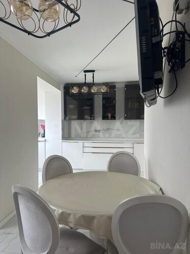 Satılır 4 otaqlı köhnə tikili 110 m², İnşaatçılar m., photo 22 from 31