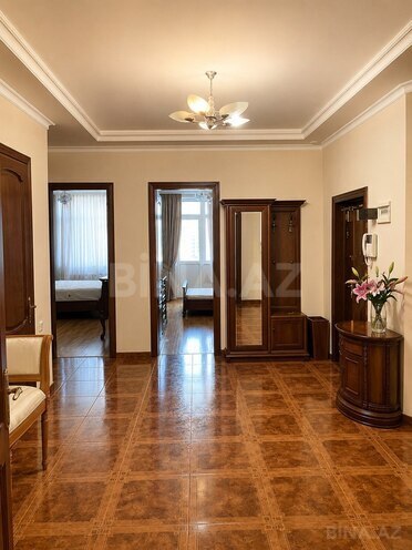 İcarəyə verilir 3 otaqlı yeni tikili 140 m², Nizami m., photo 4 from 11