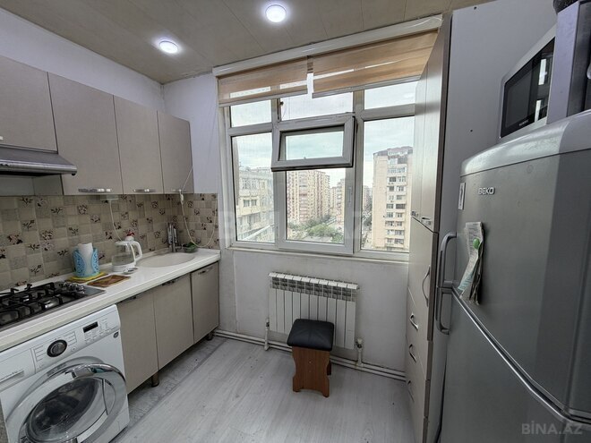 Satılır 2 otaqlı köhnə tikili 50 m², İnşaatçılar m., photo 8 from 15