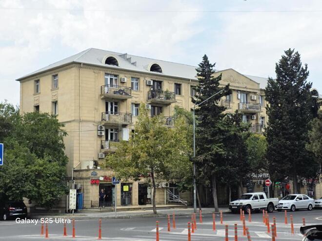 Satılır 3 otaqlı köhnə tikili 68 m², Bakıxanov q., photo 1 from 14
