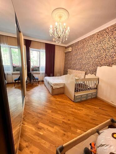 Продаётся 3-комн. вторичка 78 м², м. Элмляр Академиясы, photo 1 from 13