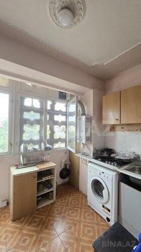 Satılır 3 otaqlı köhnə tikili 60 m², Qara Qarayev m., photo 11 from 13