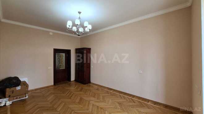 Продаётся 3-комн. новостройка 175 м², м. Низами, photo 1 from 10