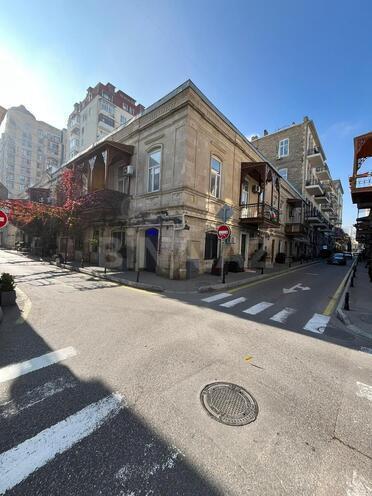 Satılır 3 otaqlı köhnə tikili 90 m², Sahil m., photo 3 from 16