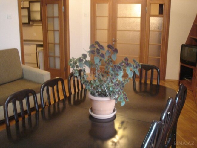 Продаётся 4-комн. вторичка 100 м², м. Гянджлик, photo 4 from 15