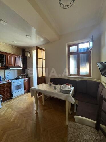 Satılır 4 otaqlı köhnə tikili 110 m², 6-cı mikrorayon q., photo 3 from 8