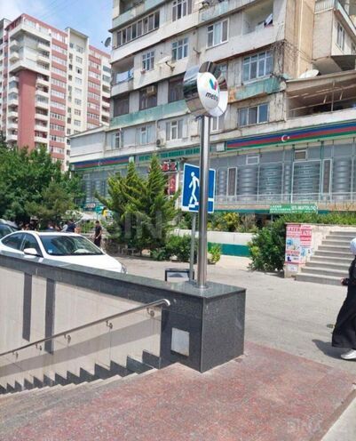 Satılır 3 otaqlı köhnə tikili 70 m², Qara Qarayev m., photo 1 from 10