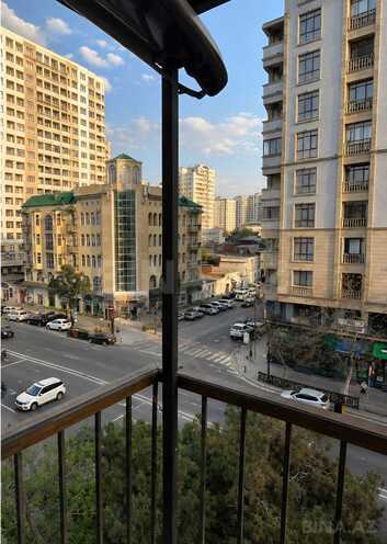 Продаётся 2-комн. вторичка 60 м², м. Элмляр Академиясы, photo 1 from 10